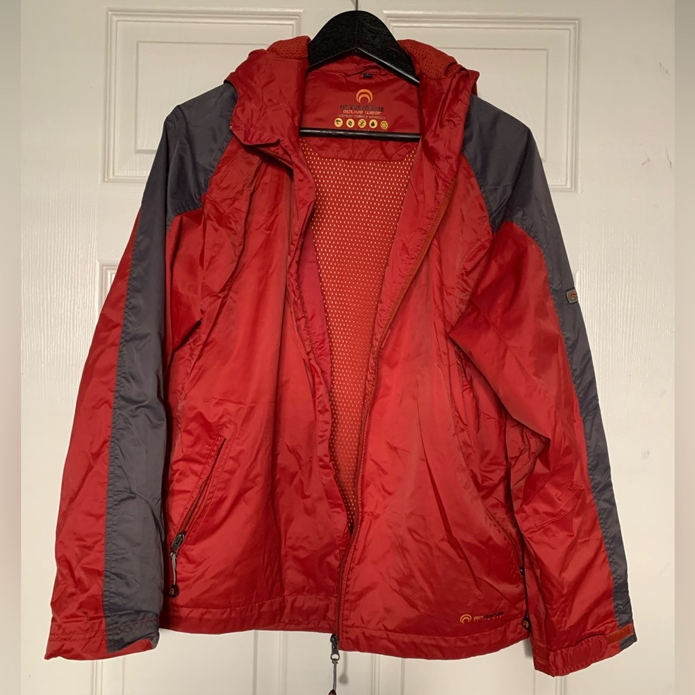 Men’s Outventure Red Hooded Jacket US Small